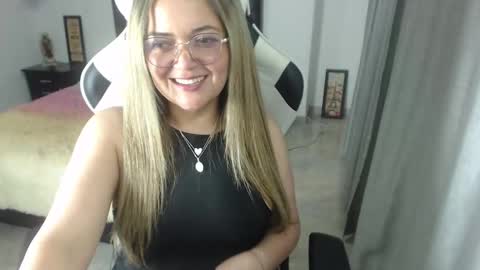 Snapshot of samy_vsn chatting on January 30, 12:39 am samy_vsn online show from January 30, 12:39 am