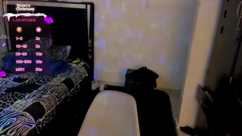 Snapshot of samykiss chatting on December 30, 12:31 pm SamyHolbrook online show from December 30, 12:31 pm