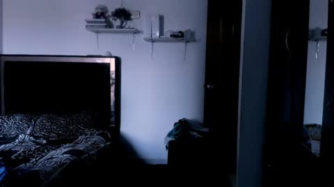 Snapshot of samykiss chatting on January 10, 7:00 pm SamyHolbrook online show from January 10, 7:00 pm