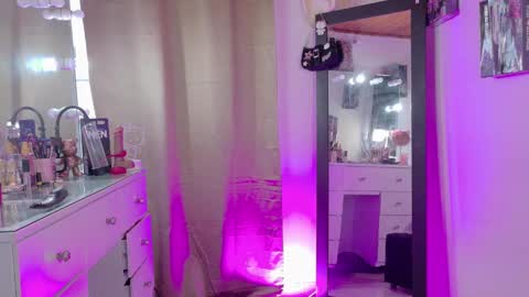 samymelo online show from September 25, 11:25 am