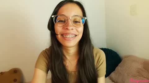 Snapshot of samyonichan chatting on February 9, 7:27 am Special show on 17 december and 23 UwU online show from February 9, 7:27 am