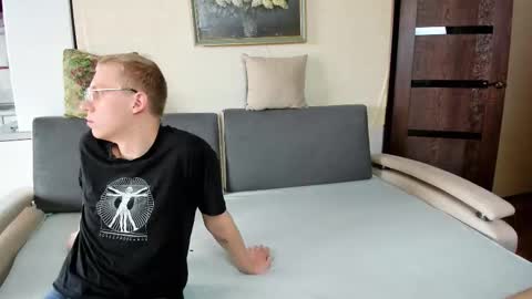 Snapshot of samyscott chatting on September 29, 7:02 am SamyScott online show from September 29, 7:02 am