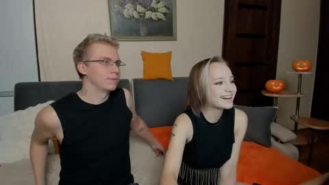 Snapshot of samyscott chatting on November 2, 9:44 am SamyScott online show from November 2, 9:44 am