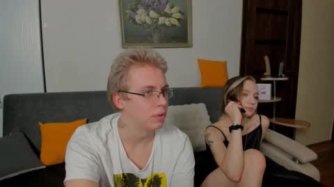 Snapshot of samyscott chatting on December 1, 9:14 am SamyScott online show from December 1, 9:14 am