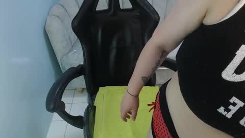 samythomas_t online show from February 21, 8:21 pm