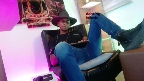 Snapshot of sander_ath chatting on November 5, 9:48 pm Sander online show from November 5, 9:48 pm