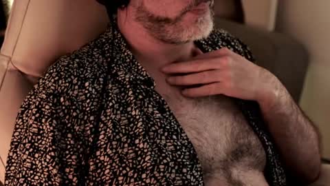 Snapshot of sanders_white chatting on December 23, 4:33 am Sanders online show from December 23, 4:33 am