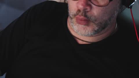 Snapshot of sanders_white chatting on February 26, 6:37 am Sanders online show from February 26, 6:37 am