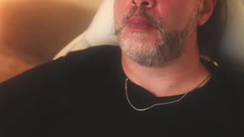 Snapshot of sanders_white chatting on March 8, 6:10 am Sanders online show from March 8, 6:10 am