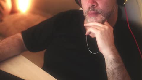 Snapshot of sanders_white chatting on March 9, 11:56 pm Sanders online show from March 9, 11:56 pm