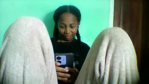 sandra1253099 online show from May 5, 7:22 pm