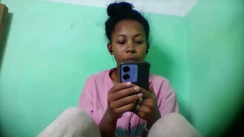 sandra1253099 online show from May 11, 7:47 am