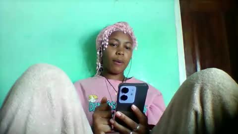 sandra1253099 online show from May 12, 7:00 pm