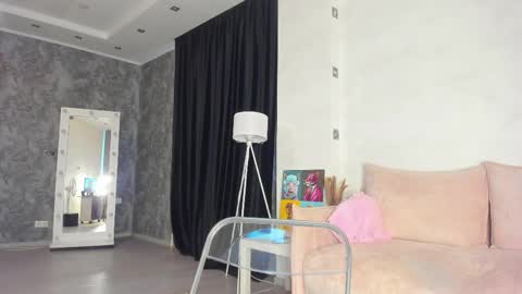 Sandra online show from March 31, 1:29 am