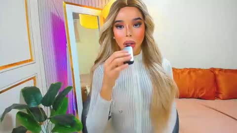 Snapshot of sandra_hornball chatting on November 30, 11:09 pm Sandra Hornball online show from November 30, 11:09 pm