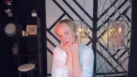 Sandra online show from February 6, 8:50 am