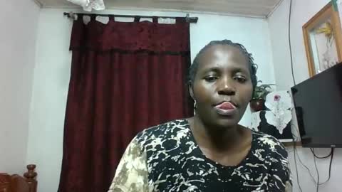 Snapshot of sandra_milly chatting on November 15, 11:29 am sandra online show from November 15, 11:29 am