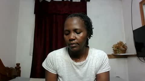 Snapshot of sandra_milly chatting on November 19, 6:57 am sandra online show from November 19, 6:57 am