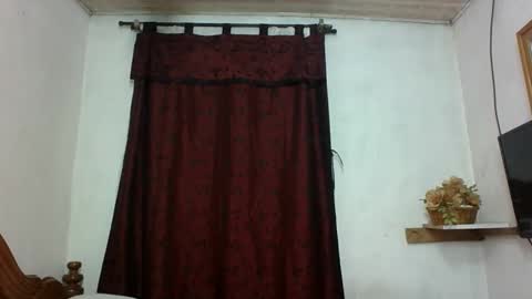 Snapshot of sandra_milly chatting on December 2, 5:57 am sandra online show from December 2, 5:57 am