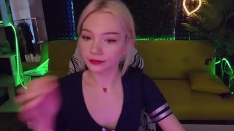 Snapshot of sandraboyl chatting on January 31, 4:14 am Sandy online show from January 31, 4:14 am