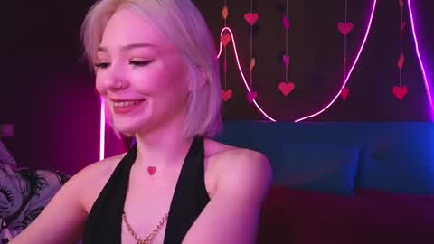 Snapshot of sandraboyl chatting on February 20, 1:25 am Sandy online show from February 20, 1:25 am