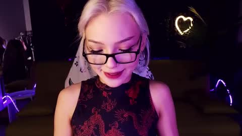 Snapshot of sandraboyl chatting on February 23, 1:13 am Sandy online show from February 23, 1:13 am