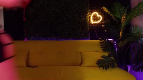 Snapshot of sandraboyl chatting on March 2, 11:18 am Sandy online show from March 2, 11:18 am