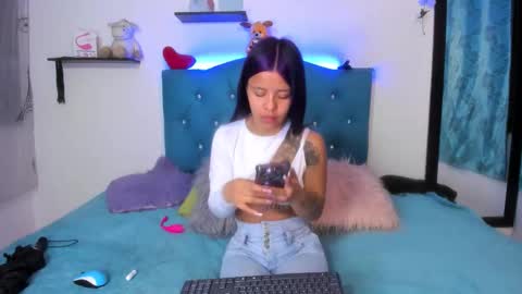 Snapshot of sandy_ass_69 chatting on December 2, 2:39 am Sandy ass 69 online show from December 2, 2:39 am