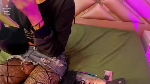 Sandy Houston  online show from February 13, 10:06 pm