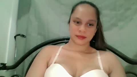 Snapshot of sangrealena4u chatting on November 5, 5:35 pm sangrealena4u online show from November 5, 5:35 pm