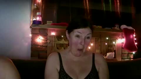 sanroom online show from December 18, 3:55 pm