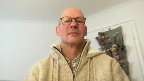 Snapshot of santaclausonice chatting on November 23, 1:44 pm santaclausonice online show from November 23, 1:44 pm