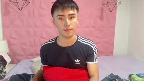 Snapshot of santi_fabulous chatting on March 6, 6:19 am santi_fabulous online show from March 6, 6:19 am