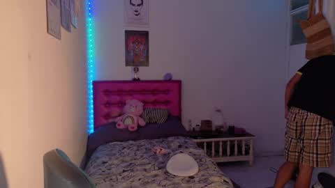 Snapshot of santi_fabulous chatting on December 18, 3:01 am santi_fabulous online show from December 18, 3:01 am