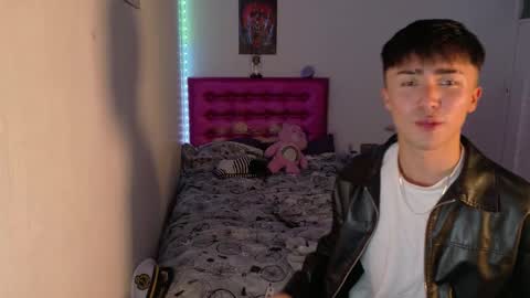 Snapshot of santi_fabulous chatting on December 19, 11:01 pm santi_fabulous online show from December 19, 11:01 pm