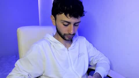 Snapshot of santi_mateo chatting on January 19, 4:04 pm Santi online show from January 19, 4:04 pm