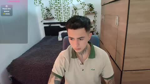 santi_ss online show from May 3, 3:40 pm