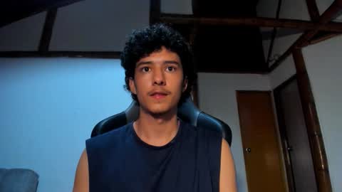 santi_twink19 online show from February 28, 5:08 am