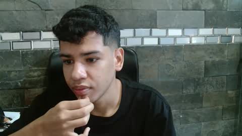 Snapshot of santiago_foxx chatting on November 2, 1:35 pm santi online show from November 2, 1:35 pm