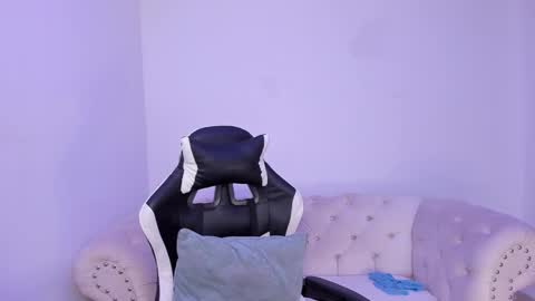 Snapshot of santiago_huntt chatting on November 21, 12:59 pm santiago_huntt online show from November 21, 12:59 pm