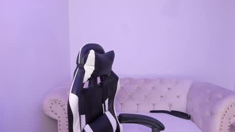 Snapshot of santiago_huntt chatting on November 22, 1:21 pm santiago_huntt online show from November 22, 1:21 pm