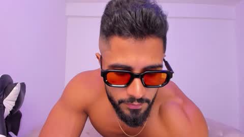 santiago_huntt online show from March 17, 10:02 pm