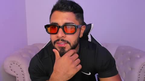 santiago_huntt online show from March 31, 9:26 pm