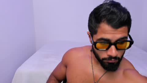santiago_huntt online show from April 25, 1:36 pm