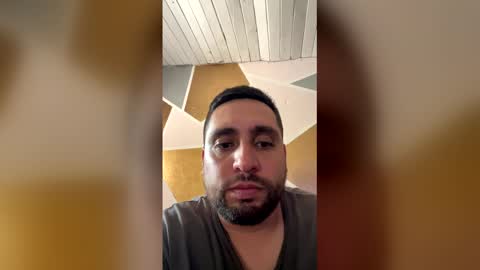 santiagoalvaradoortiz5 online show from May 3, 6:58 pm