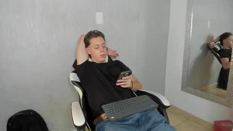 Julius Novachrono  online show from November 7, 7:58 pm