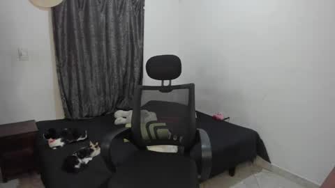 Julius Novachrono  online show from April 4, 5:38 am