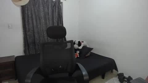 Julius Novachrono  online show from April 11, 12:26 am