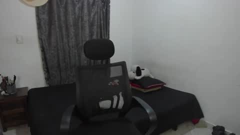 Julius Novachrono  online show from April 16, 12:44 am