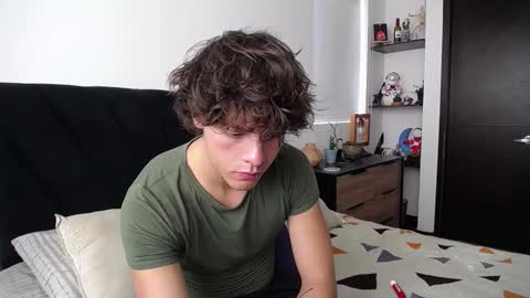 Snapshot of santii_rose chatting on February 20, 6:46 pm Santii online show from February 20, 6:46 pm